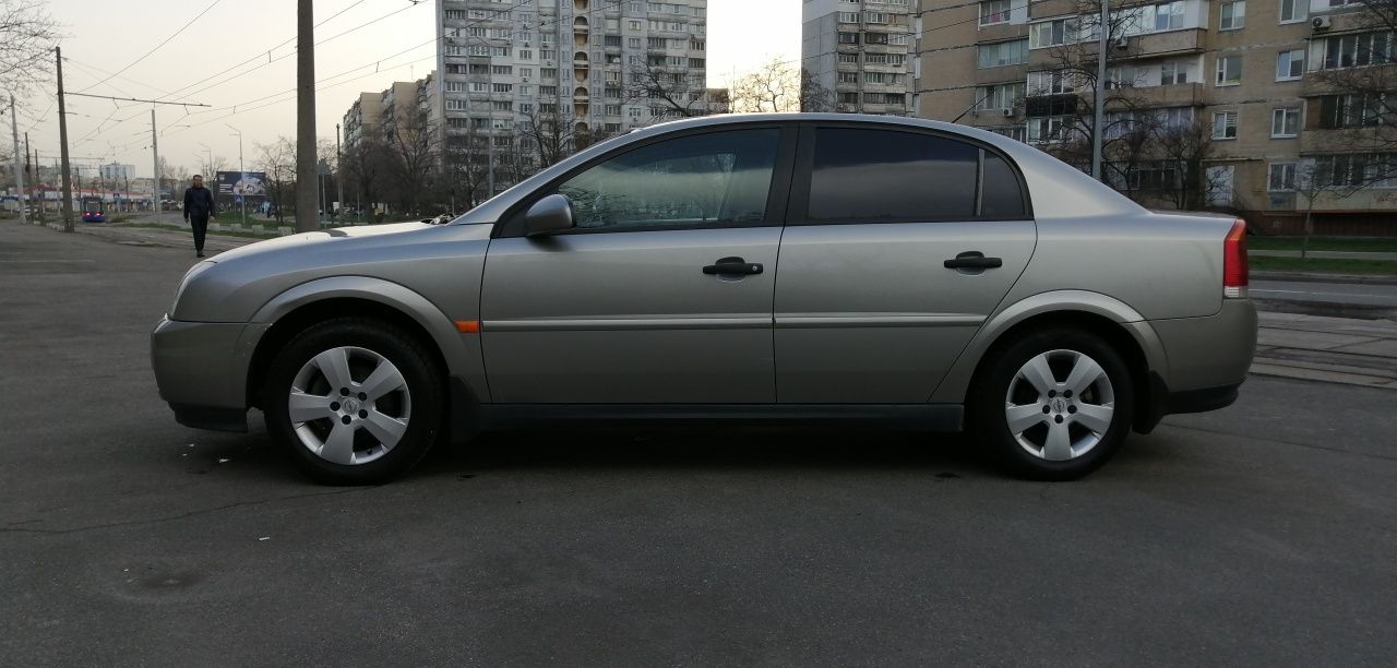 Opel Vectra C 2003 р. Седан. 1.8 МТ - ідеальний стан. Пробіг 167 тис.