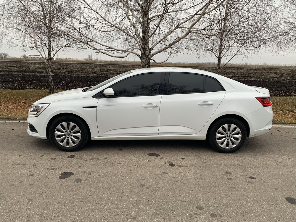 Renault Megane 12.2020 1.5 tdi механика 6 передач