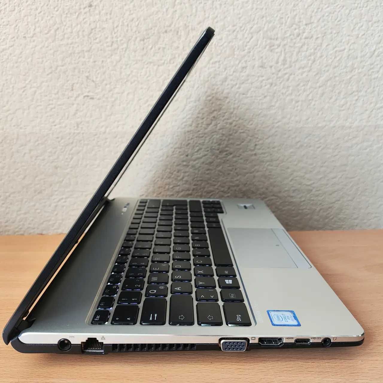Ноутбук Fujitsu S938 13.3 2K/VA i7-8650U 4 ядра/8Gb DDR4/SSD512/UHD620