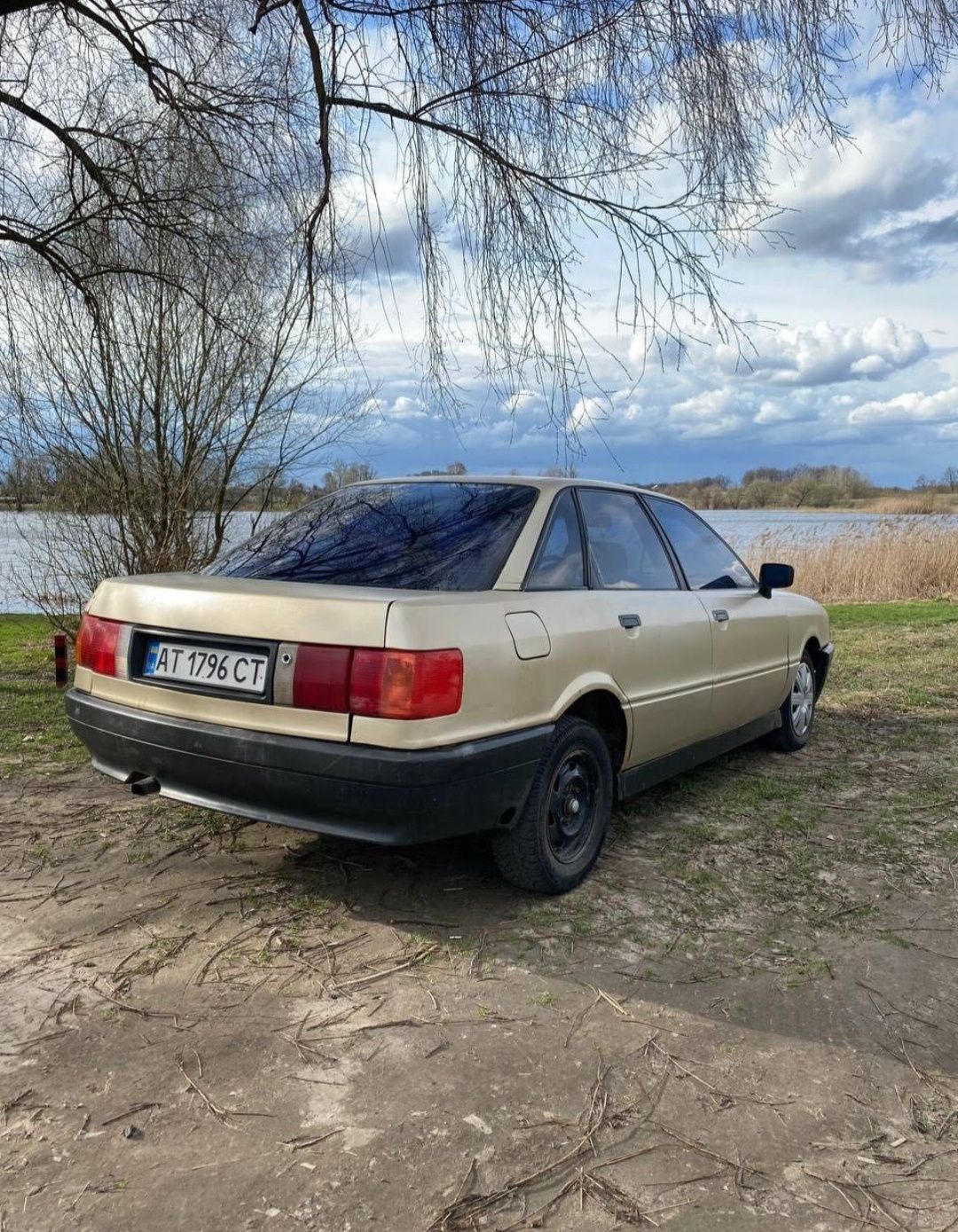 Продаю Audi 80 1.8