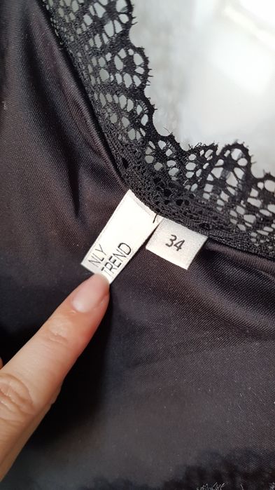 Sukienka koronkowa czarna XS