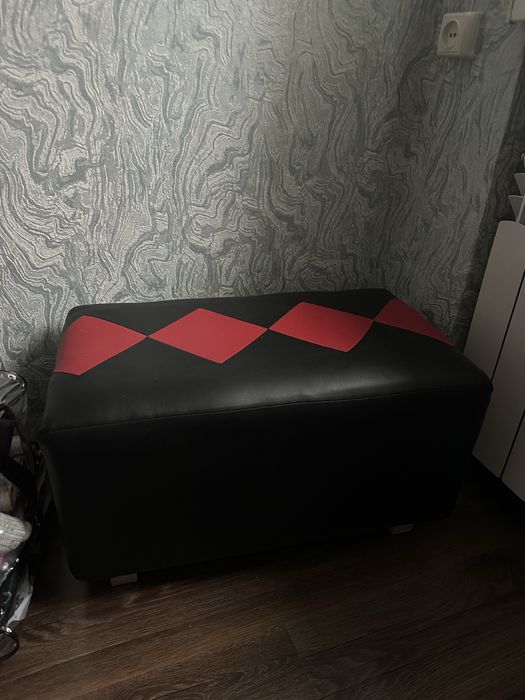 Пуф для сидіння шкіряний