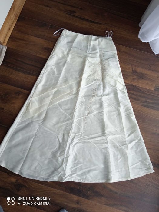 Nowa sukienka kremowa z  metką M