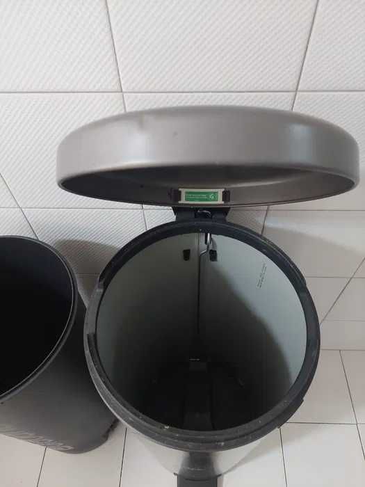 Caixote de lixo cozinha Brabantia Pedal New Icon 30 litros