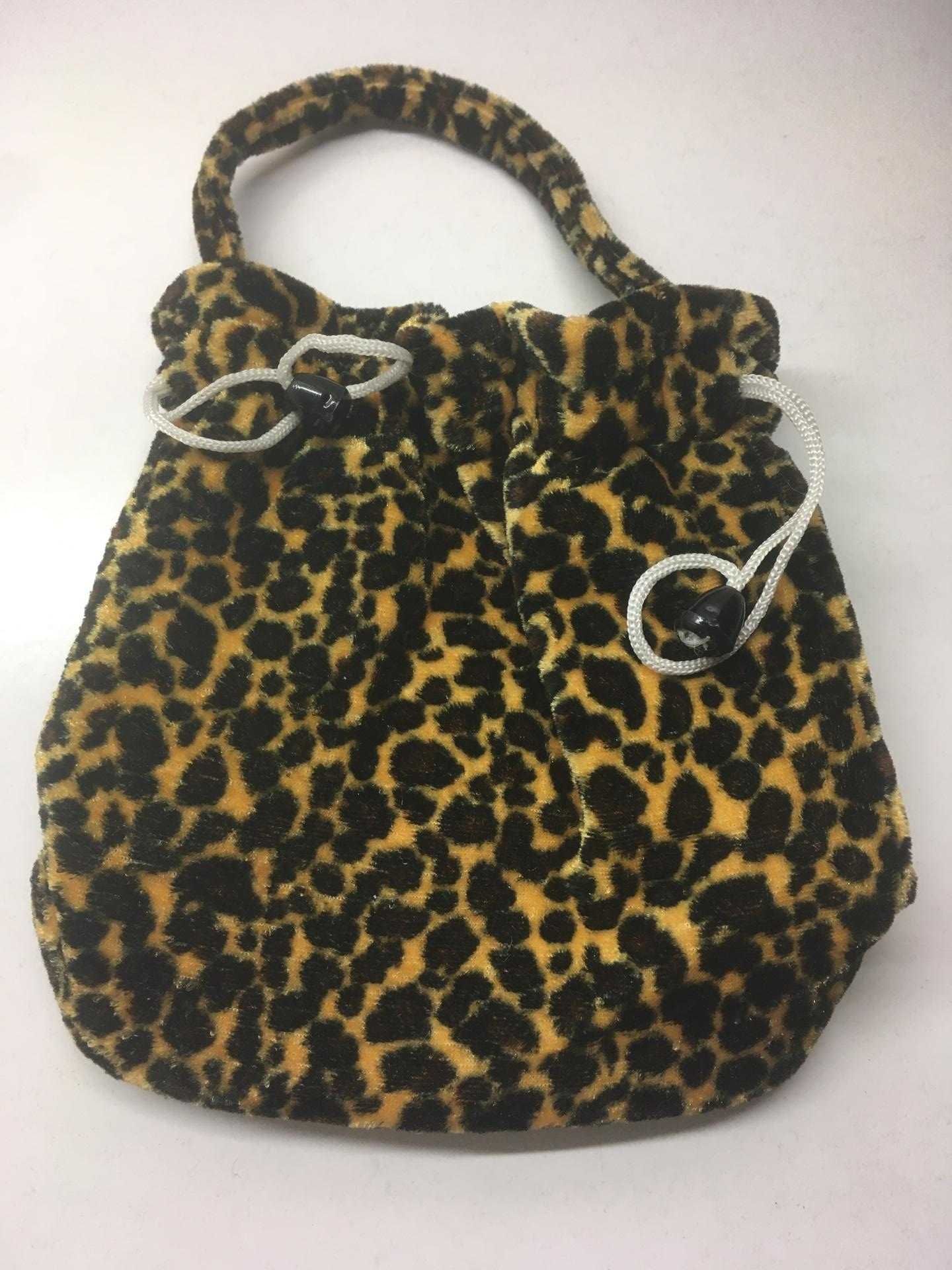 Bolsa com Padrão de Leopardo