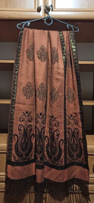 Продам  шарф палантин.