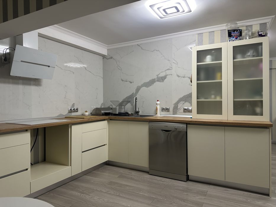 Аренда 3к квартиры на ул. Анны Ахматовой 5