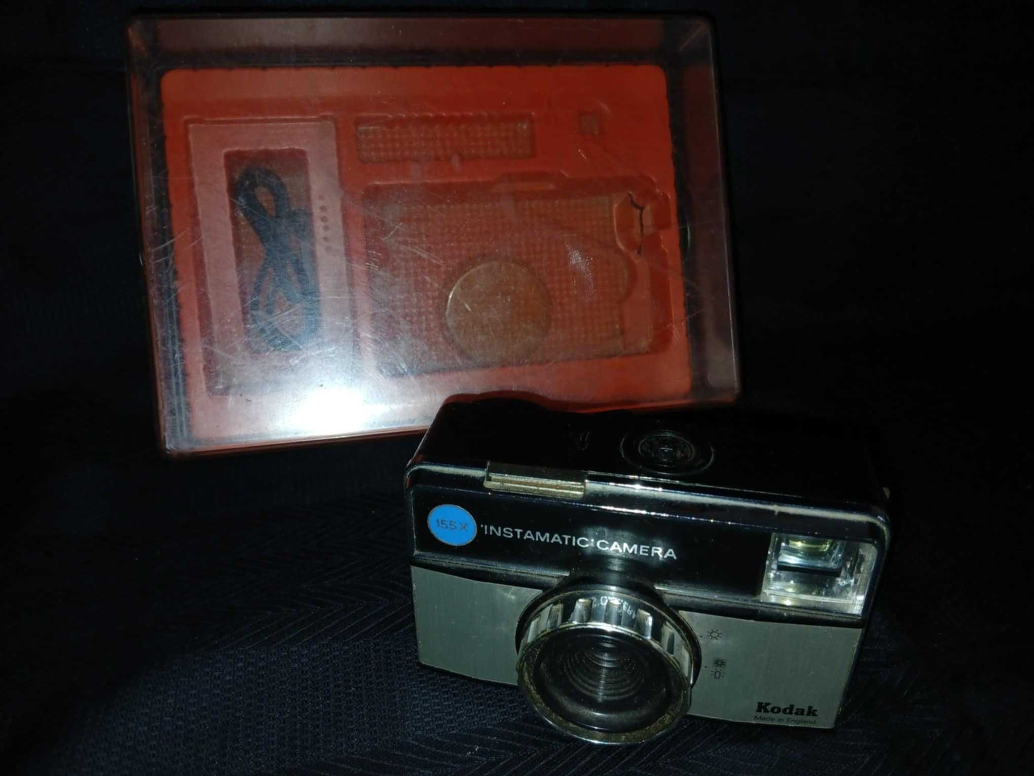 Máquina fotográfica nova ainda com caixa.Instamatic Camera 155x