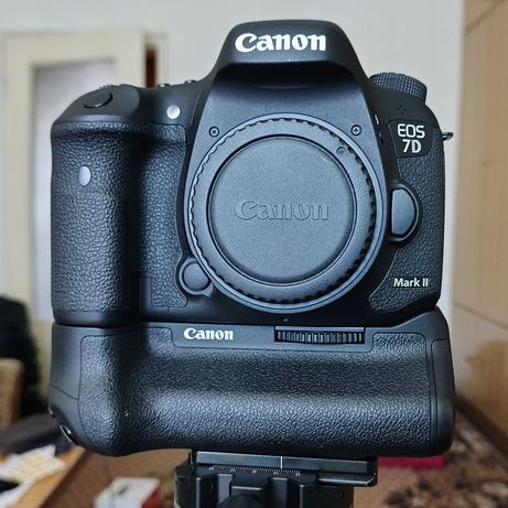 Canon EOS 7D Mark II + Grip