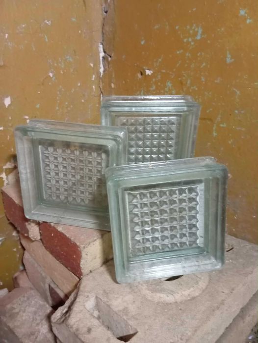 Luksfery , pustak szklany PRL 15x15cm , 35szt.