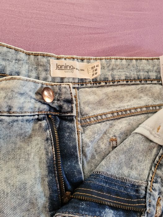 Продам жіночі шорти б/у