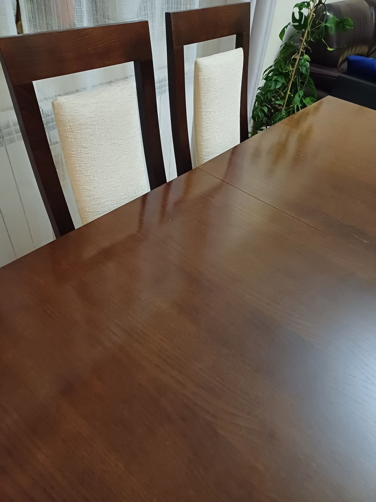 Stół rozkładany i 6 krzeseł