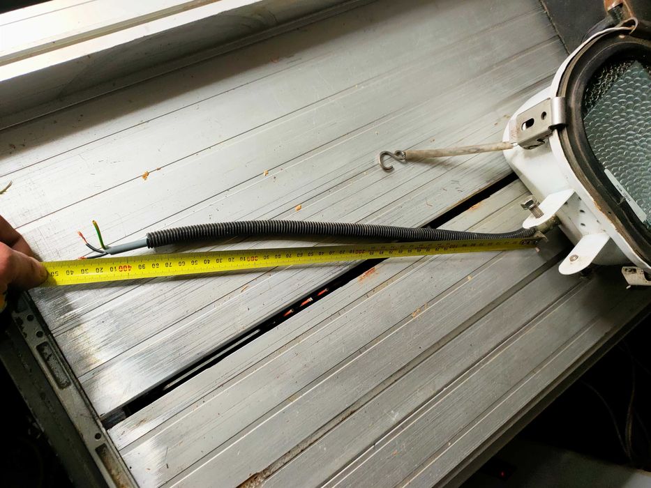 Hermetyczna lampa halogenowa żarnikowa 200w