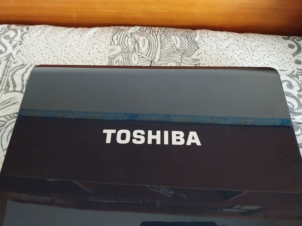 Vendo computador toshiba