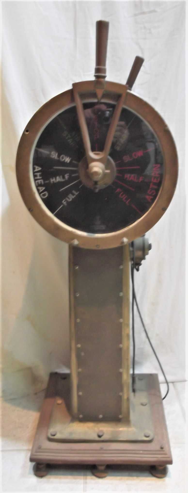 Telegrafo de ponte para navio de duas máquinas,