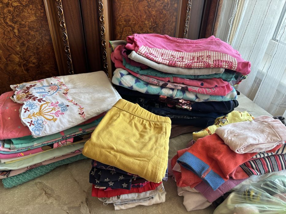 Пакет одягу на дівчинку 2-4р. Джинси, сукня, лосини