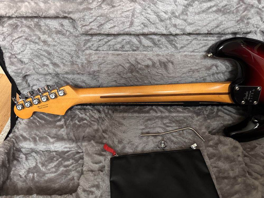 Fender American Ultra Stratocaster HSS Ultraburst 2023 (Zamiana)