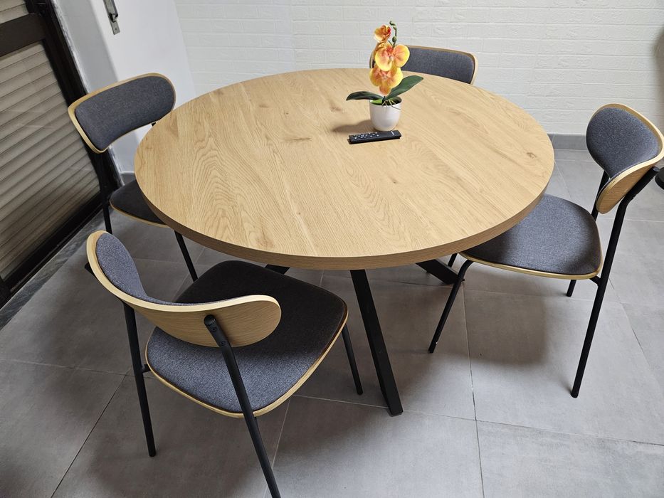 Conjunto mesa redonda + 4 cadeiras de refeição