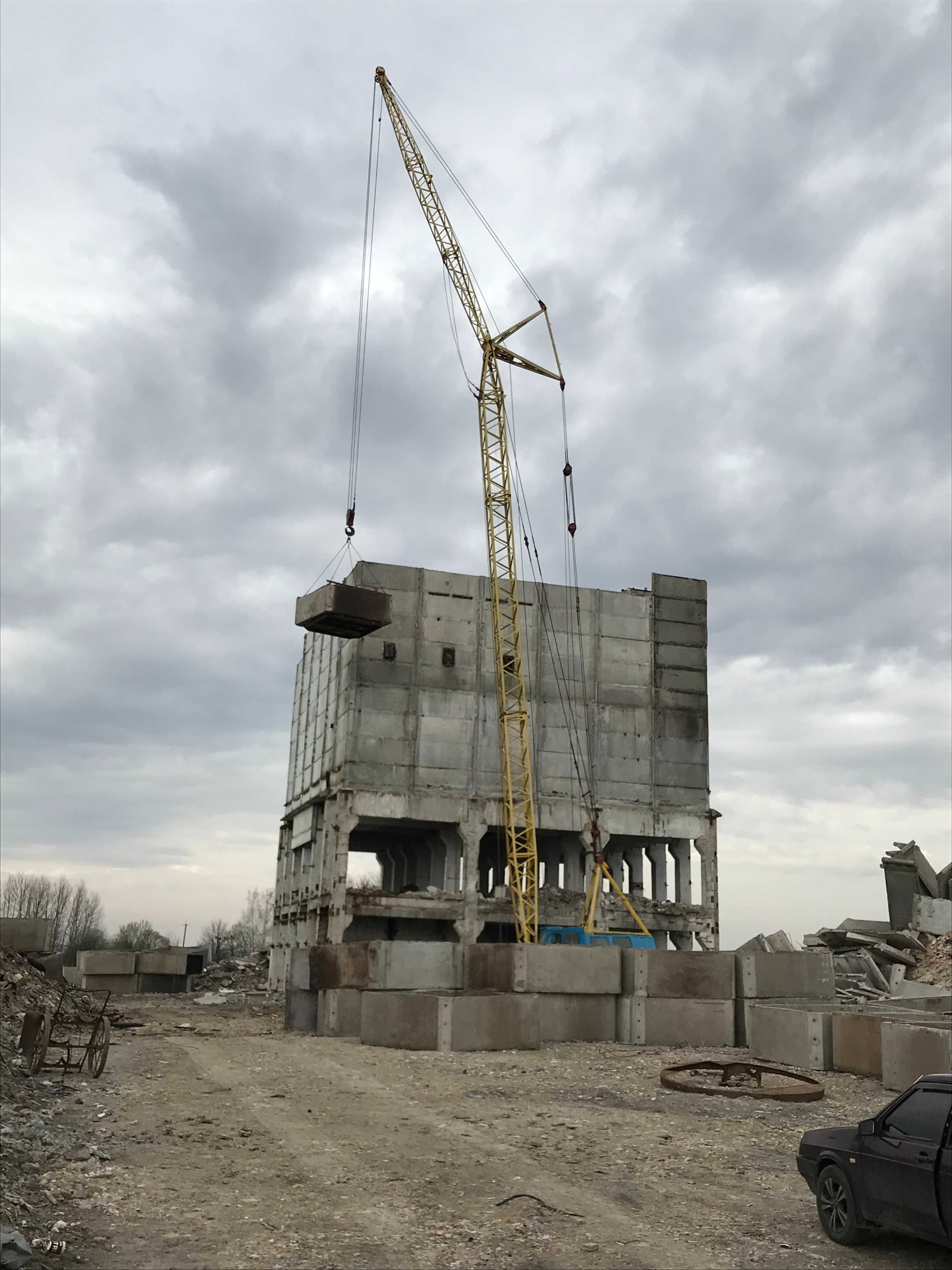 Оренда гусеничного крана МКГ-25БР Київ по Україні.