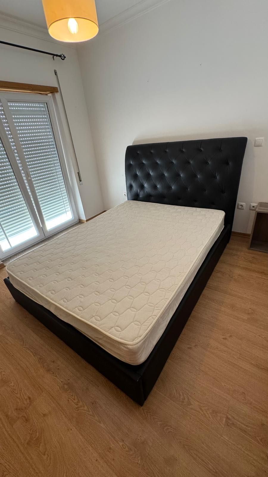 Cama com colchão