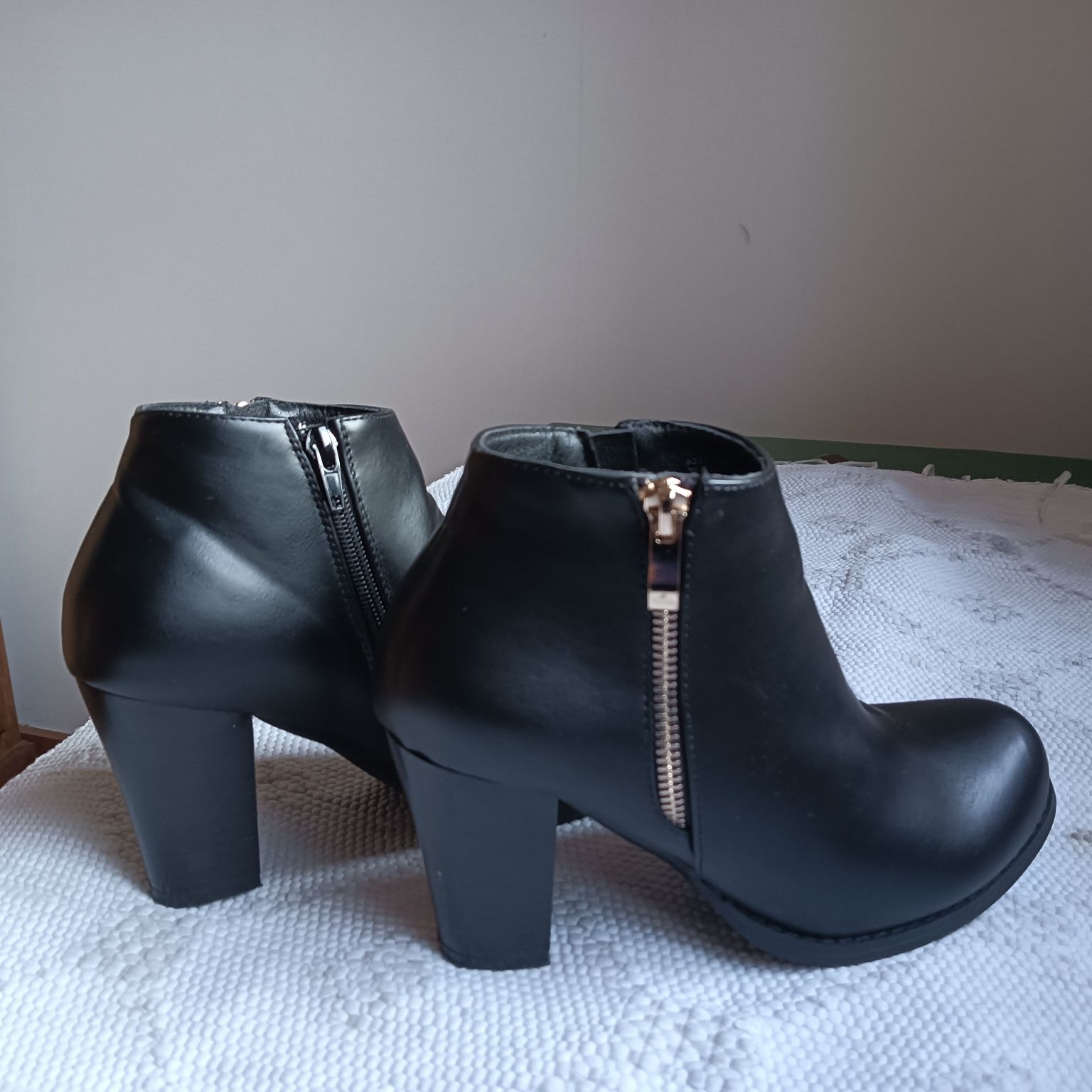 Vendo botas usadas uma vez