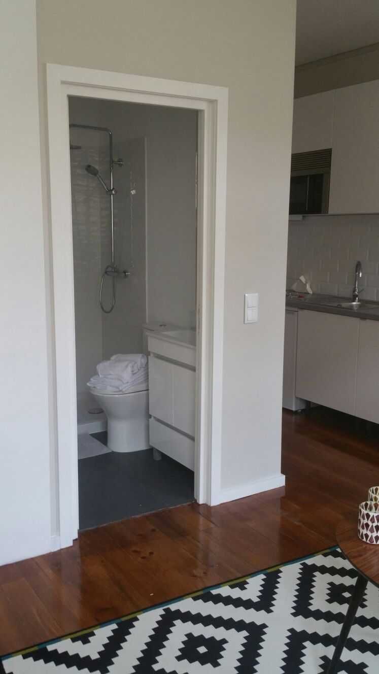Alugo Apartamento T0 e T1 (água, luz, tv e wifi incluído no preço)
