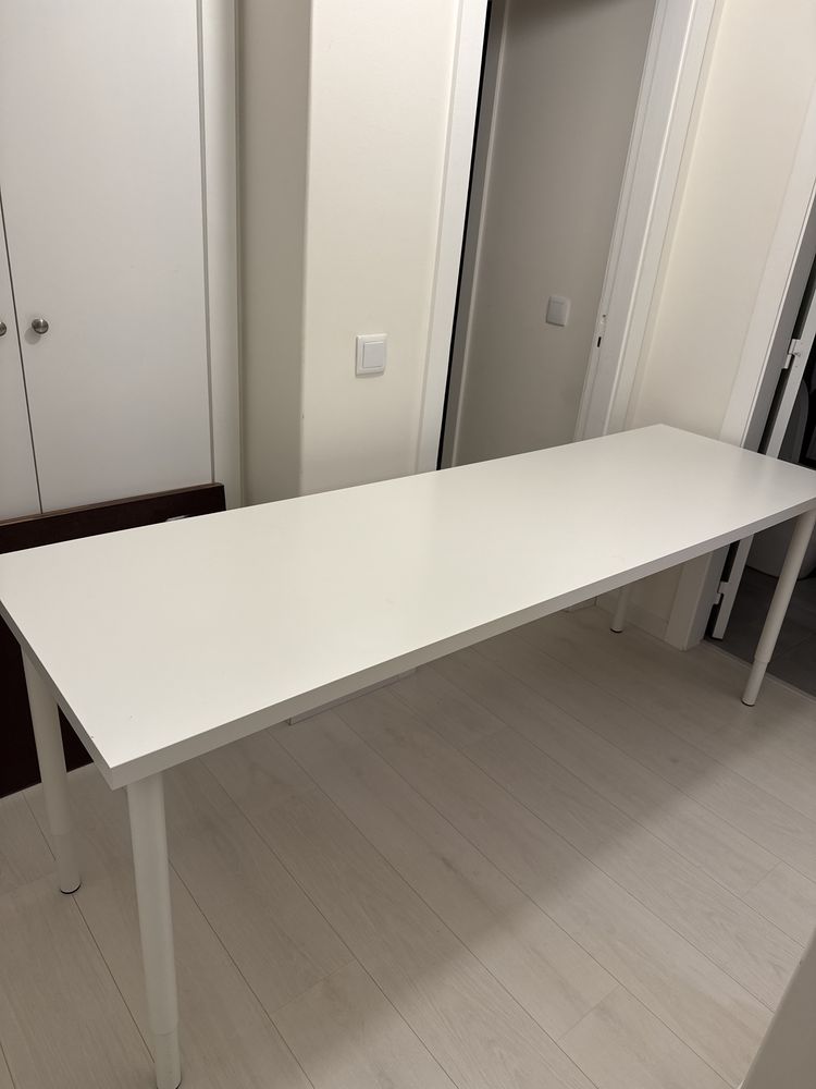 Mesa IKEA com pernas regulaveis