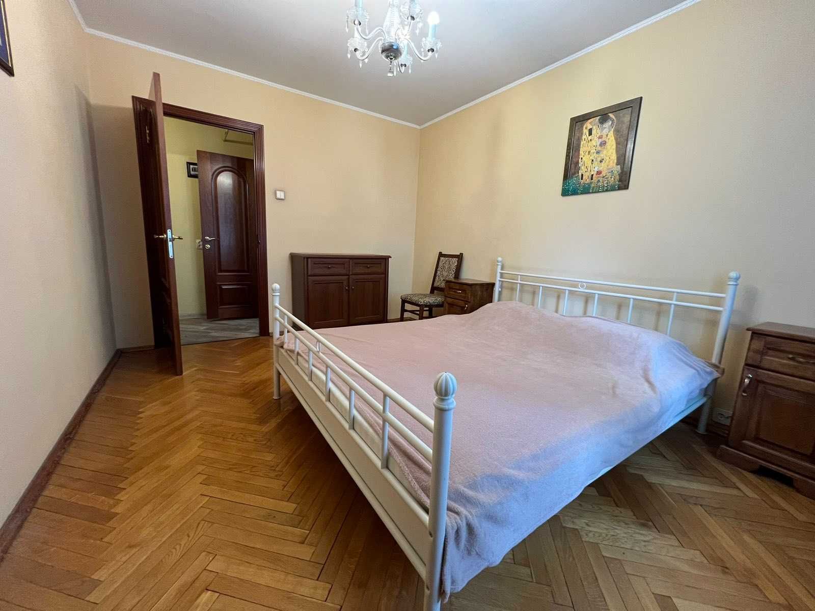 Трикімната 74м2 вул. Мстислава Скрипника 48а м. Вокзальна 15хв пішки