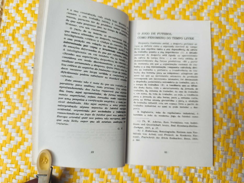 O Futebol Como Ideologia
Gerhard Vinnai