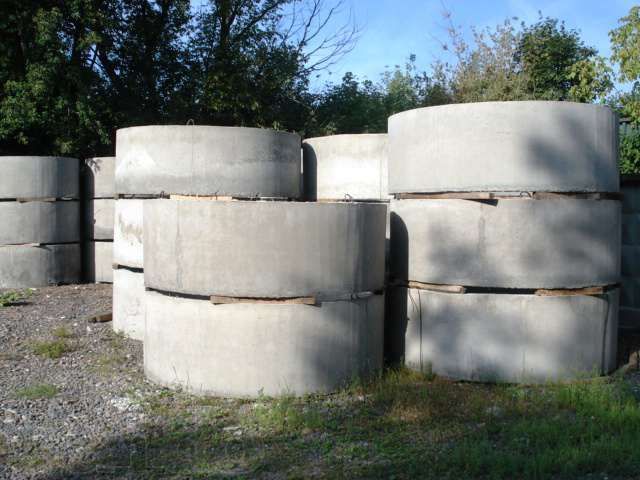 Бетонні кільця для каналізації