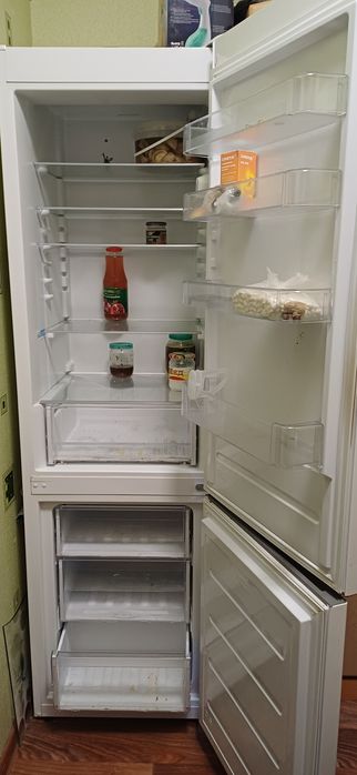 Холодильник "Indesit"