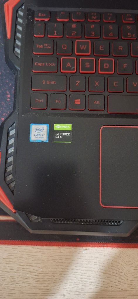 Acer nitro 5 i7 9750H GTX1650