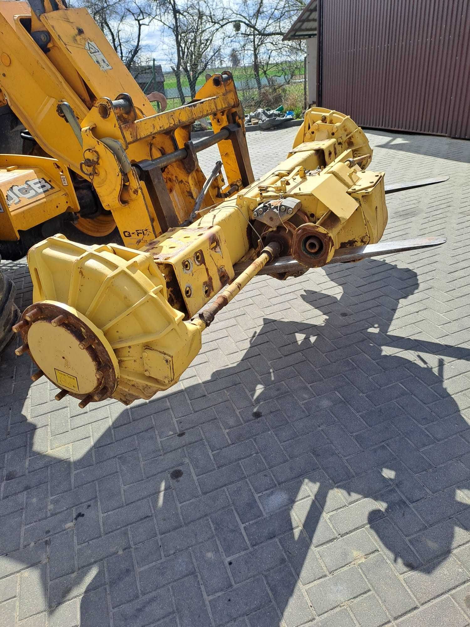 Przedni  most do kombajnu  New Holland  Tx 66 -68