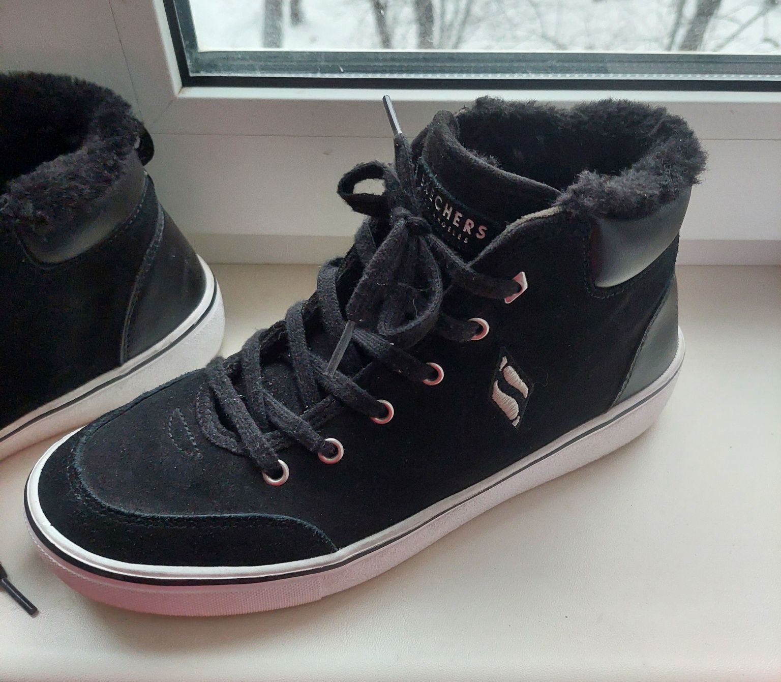 Високі жіночі кеди Skechers