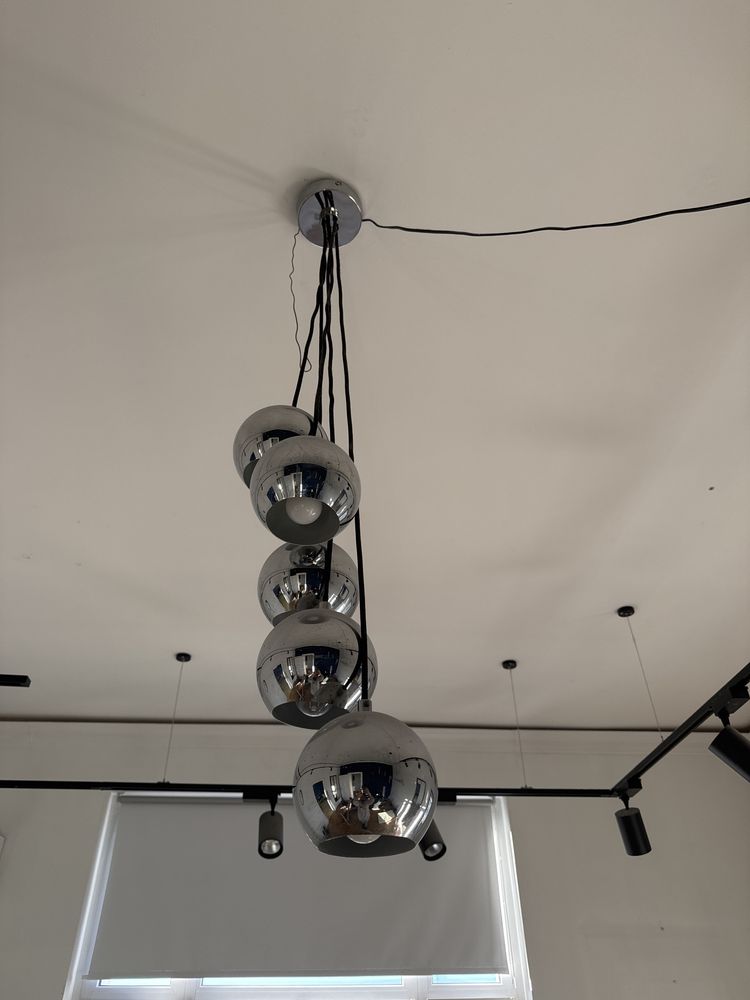 Lampa srebrne kule na sznurze 5 kloszy