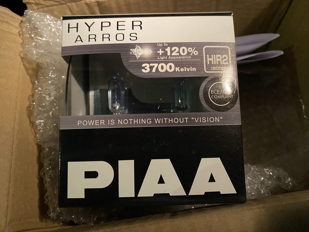 Par de Lâmpadas Auto PIAA Hyper Arros HIR2 (9012)