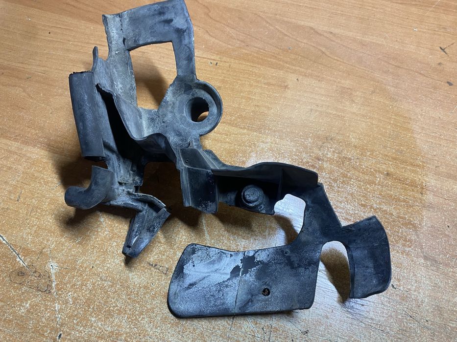 Mercedes Ml163. Уплотнитель резиновий капота, повітропроводу, моторний