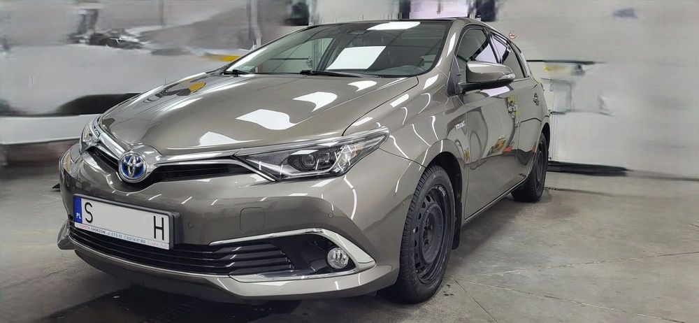 Toyota Auris Toyota Auris Prestige Hybrid tylko 40tys km