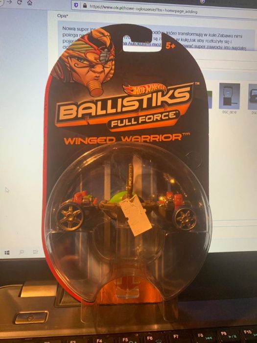 Hot Wheels Ballistiks Autokula Winged Warior