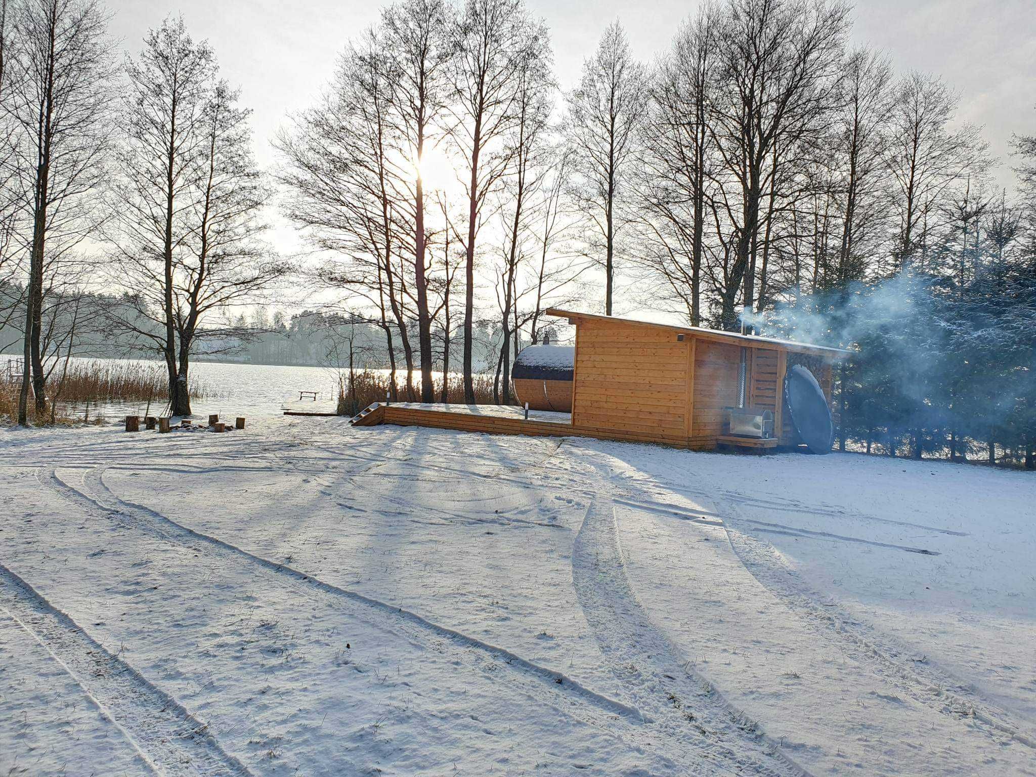 Domek całoroczny nad jeziorem w Gibach z balią i sauną