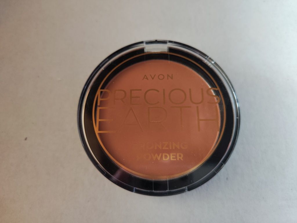 Bronzer do twarzy Avon, puder brązujący Golden Bronze