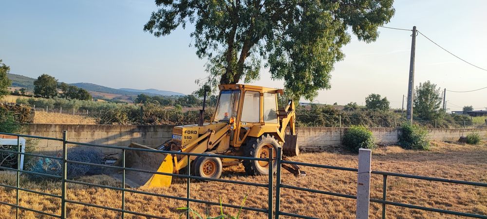 Retroescavadora Ford