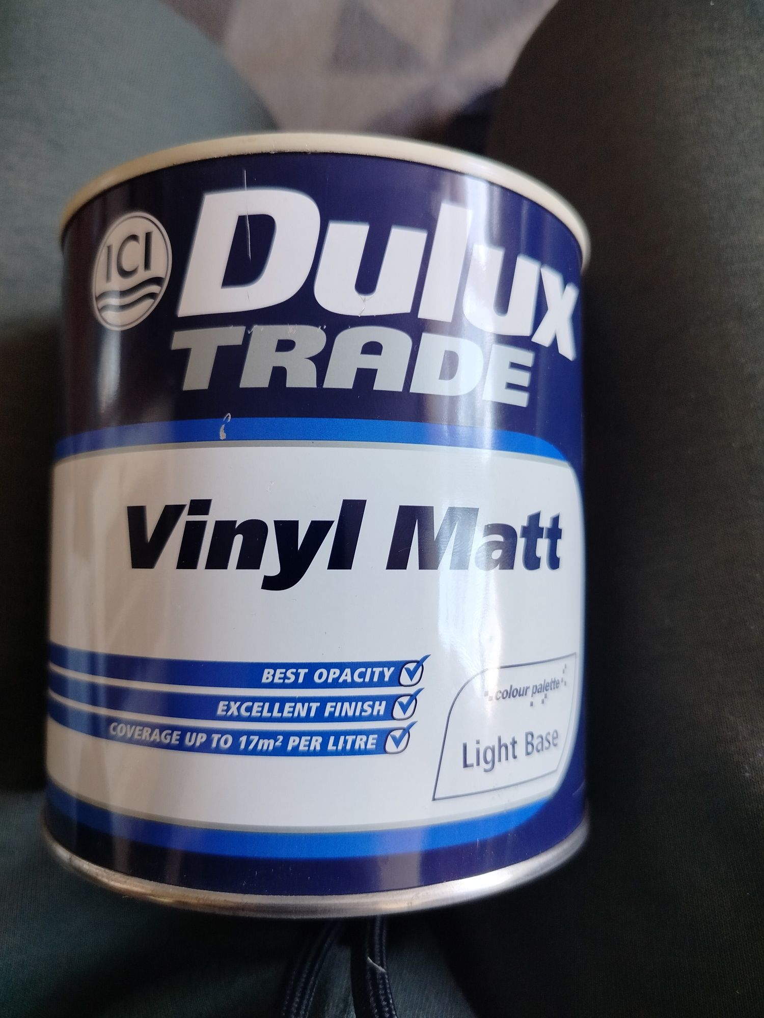 Farby Dulux trade viny matt light base