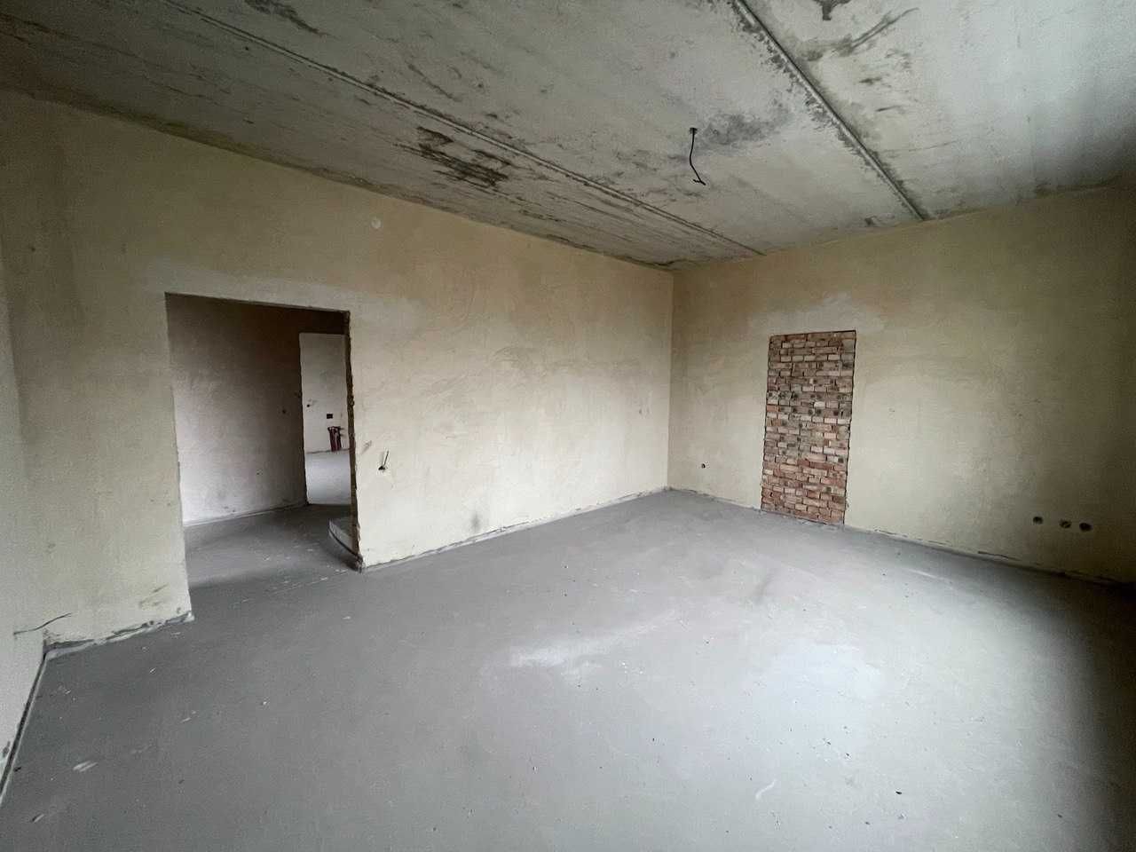 Продам просторий сучасний котедж в місті. Земельна ділянка 3,3 сот