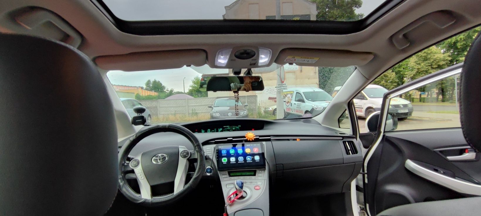 Toyota Hybryda Prius III rok 2014, dach panoramiczny, solary