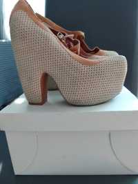 Buty wysokie ciekawy model roz 39