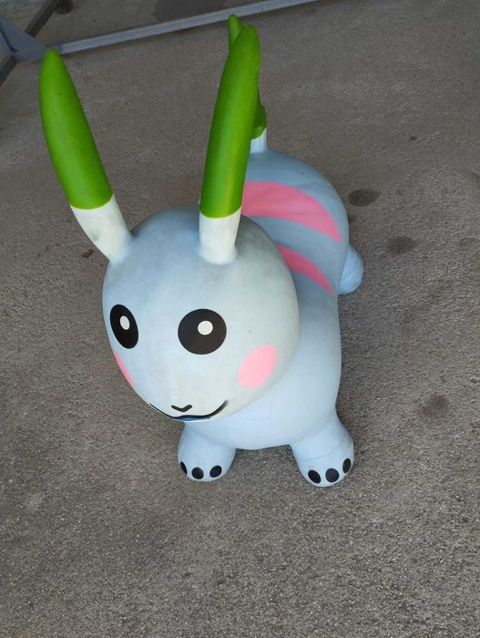 Escorrega, triciclo, espreguiçadeira, banheira, marsúpio e andarilho