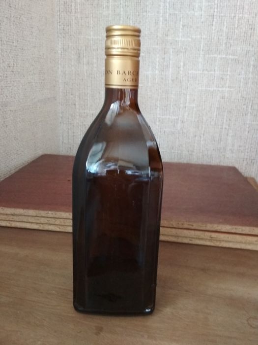 Бутылка стеклянная для алкогольных напитков разливного алкоголя 1 л