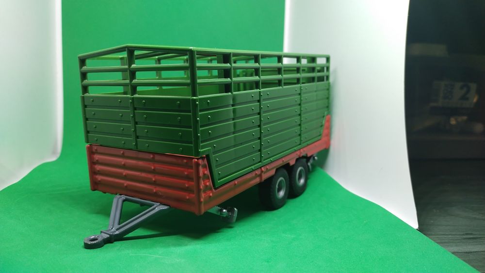 Siku przyczepa do przewozu krów 1 32