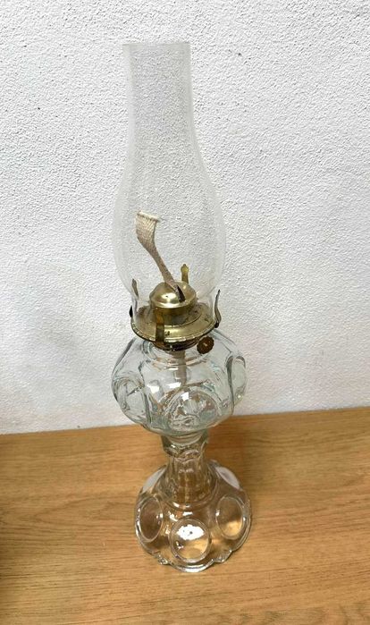 Candeeiros a Petróleo com chaminé, antiguidades